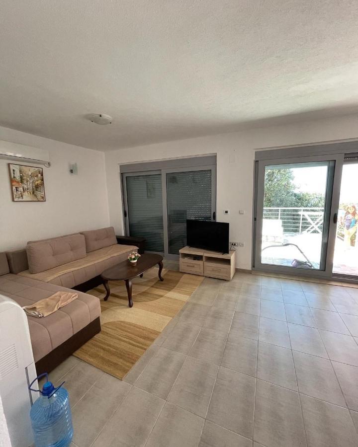 Apartman Ail 2 ウルツィニ エクステリア 写真