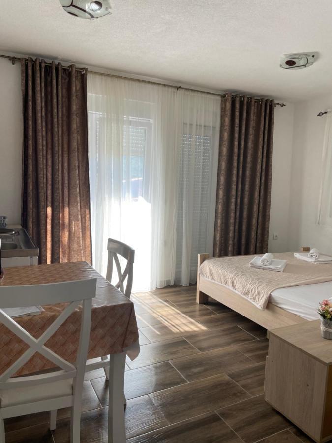 Apartman Ail 2 ウルツィニ エクステリア 写真
