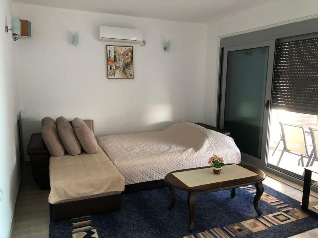 Apartman Ail 2 ウルツィニ エクステリア 写真